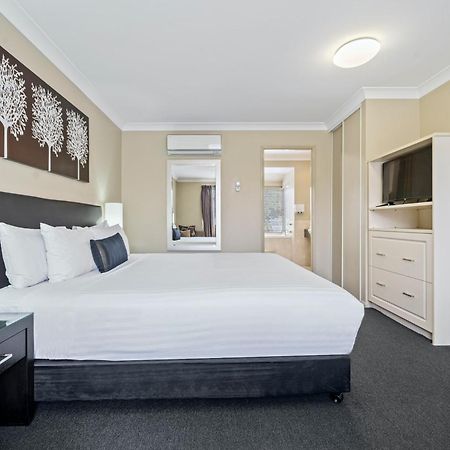 Motel Ambassador On Ruthven Toowoomba Habitación foto