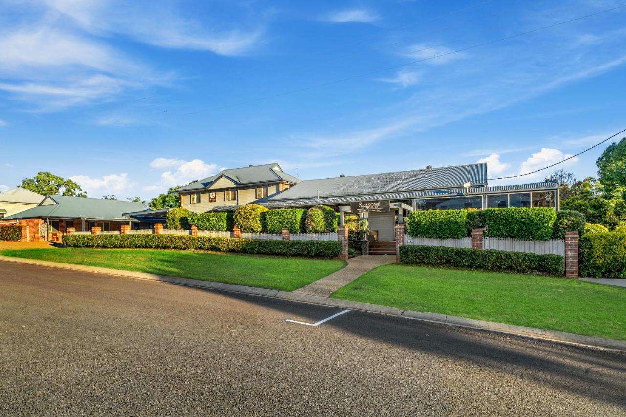 Motel Ambassador On Ruthven Toowoomba Exterior foto