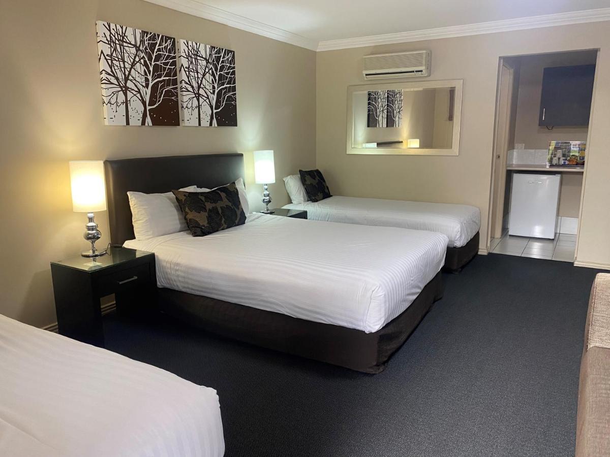 Motel Ambassador On Ruthven Toowoomba Habitación foto