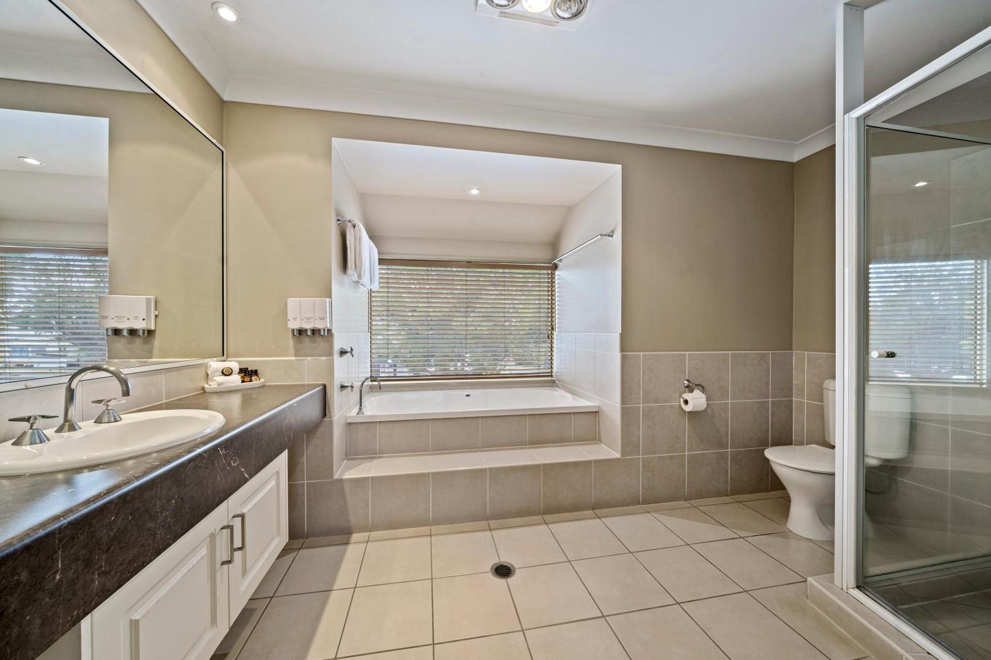 Motel Ambassador On Ruthven Toowoomba Habitación foto